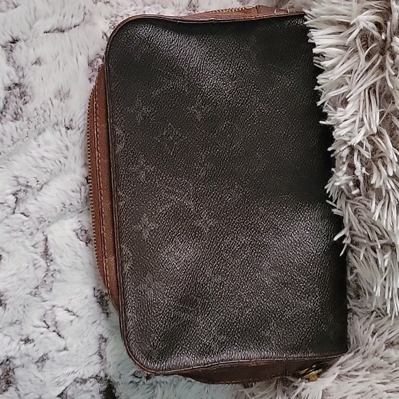 Authentic Louis Vuitton toilette bag - Picture 2 of 10